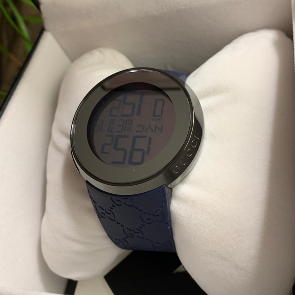 Gucci Other - Authentic GUCCI 114XL 44 Gunmetal logo rubber wtch